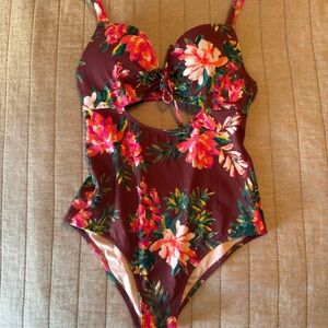 Shade & Shore Tropical Print Full Piece Bathing Suit Size 34B